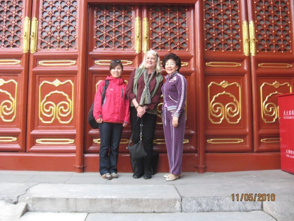 The girls at Lama Temple